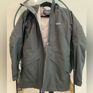 Patagonia insulated Snowbelle black ski jacket